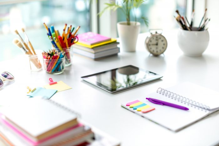 Fournitures de bureau / Office supplies